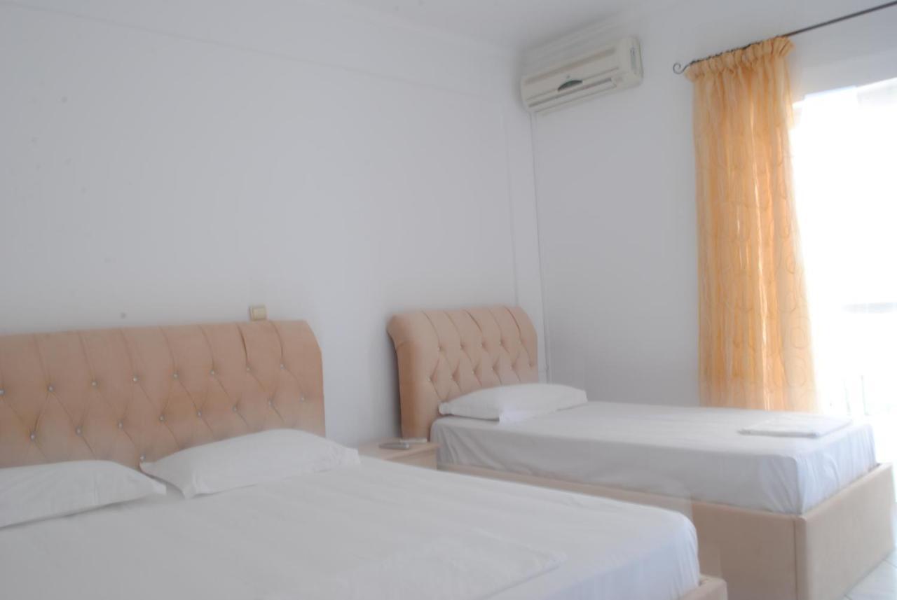 Hotel Mikela Ксамил Екстериор снимка