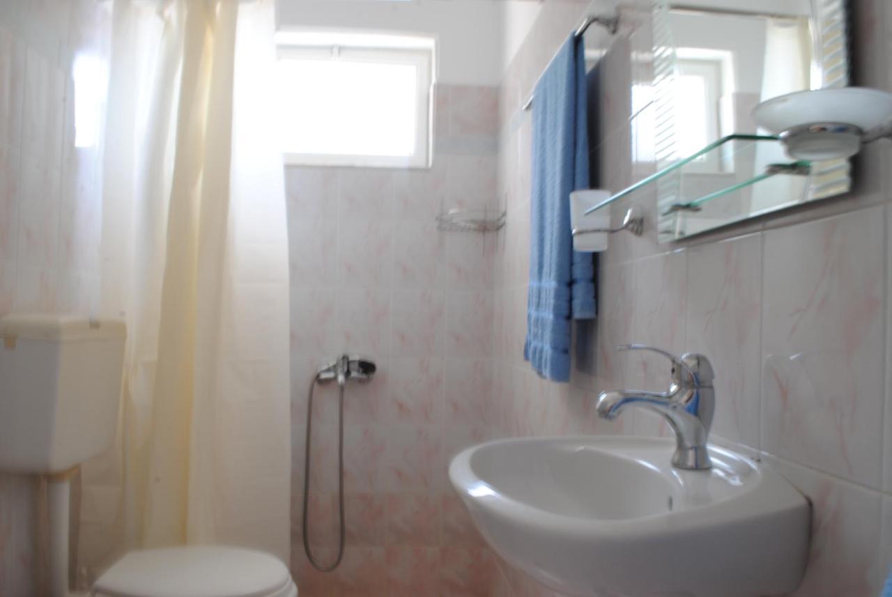 Hotel Mikela Ксамил Екстериор снимка